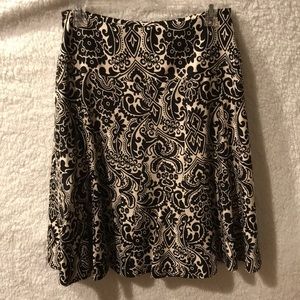 Ann Taylor Skirt Black Cream Size 2